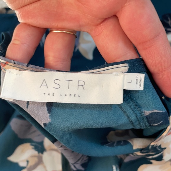 ASTR Teal Floral Romper - Picture 6 of 7